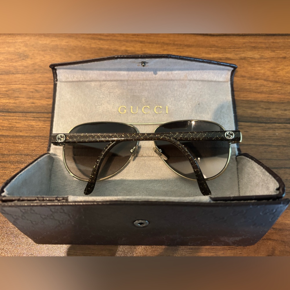 Gucci Black and Gold Aviator Sunglasses
